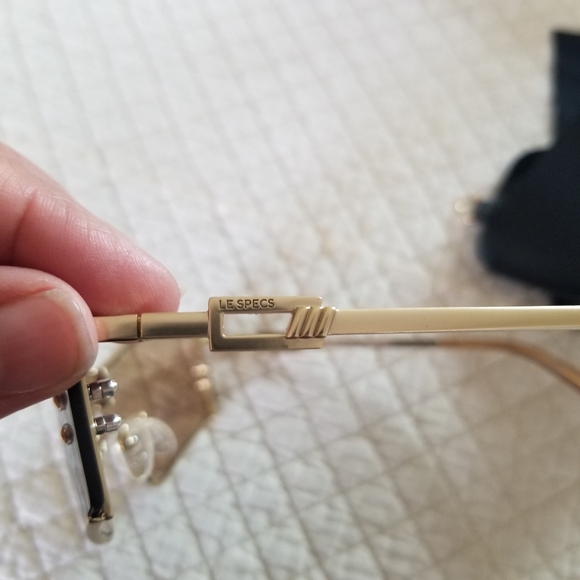 Le Specs | Hyperbole Satin Gold - Picture 7 of 15